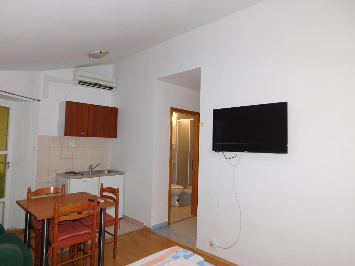 Apartments Nikolas ヴォディツェ エクステリア 写真