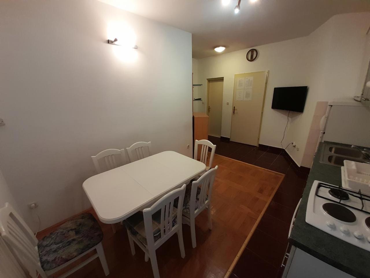 Apartments Nikolas ヴォディツェ エクステリア 写真