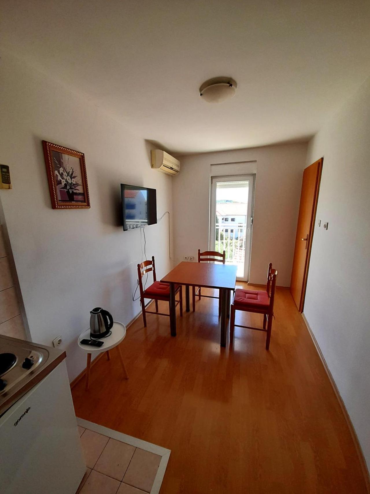 Apartments Nikolas ヴォディツェ エクステリア 写真