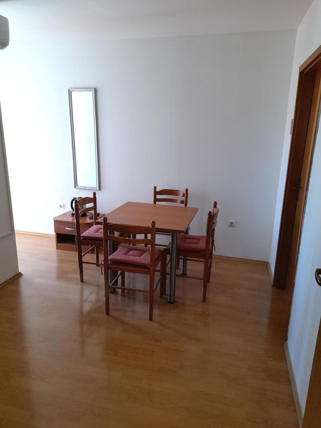 Apartments Nikolas ヴォディツェ エクステリア 写真
