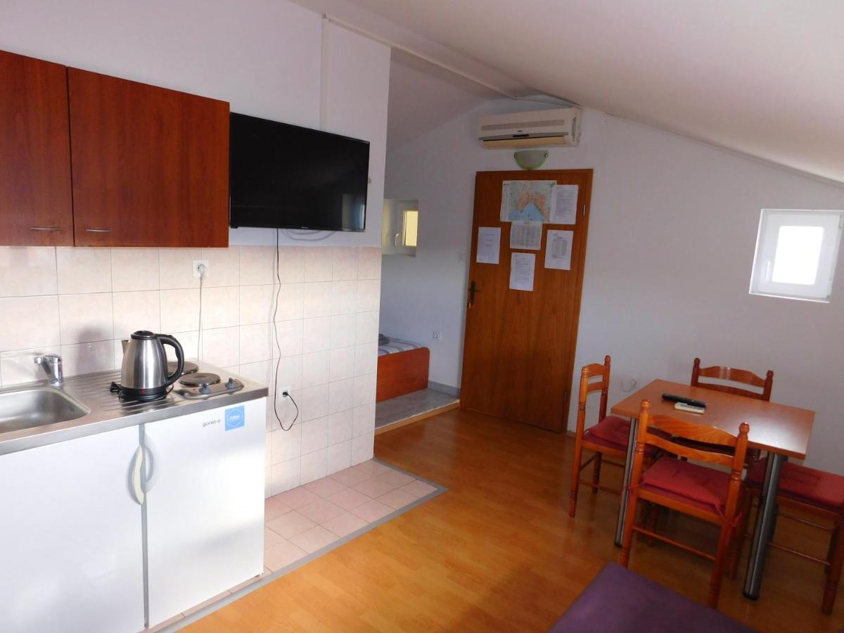 Apartments Nikolas ヴォディツェ エクステリア 写真