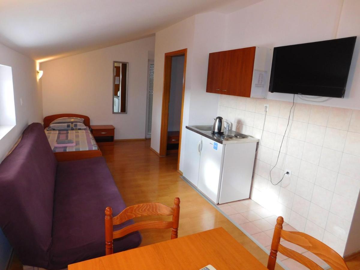 Apartments Nikolas ヴォディツェ エクステリア 写真