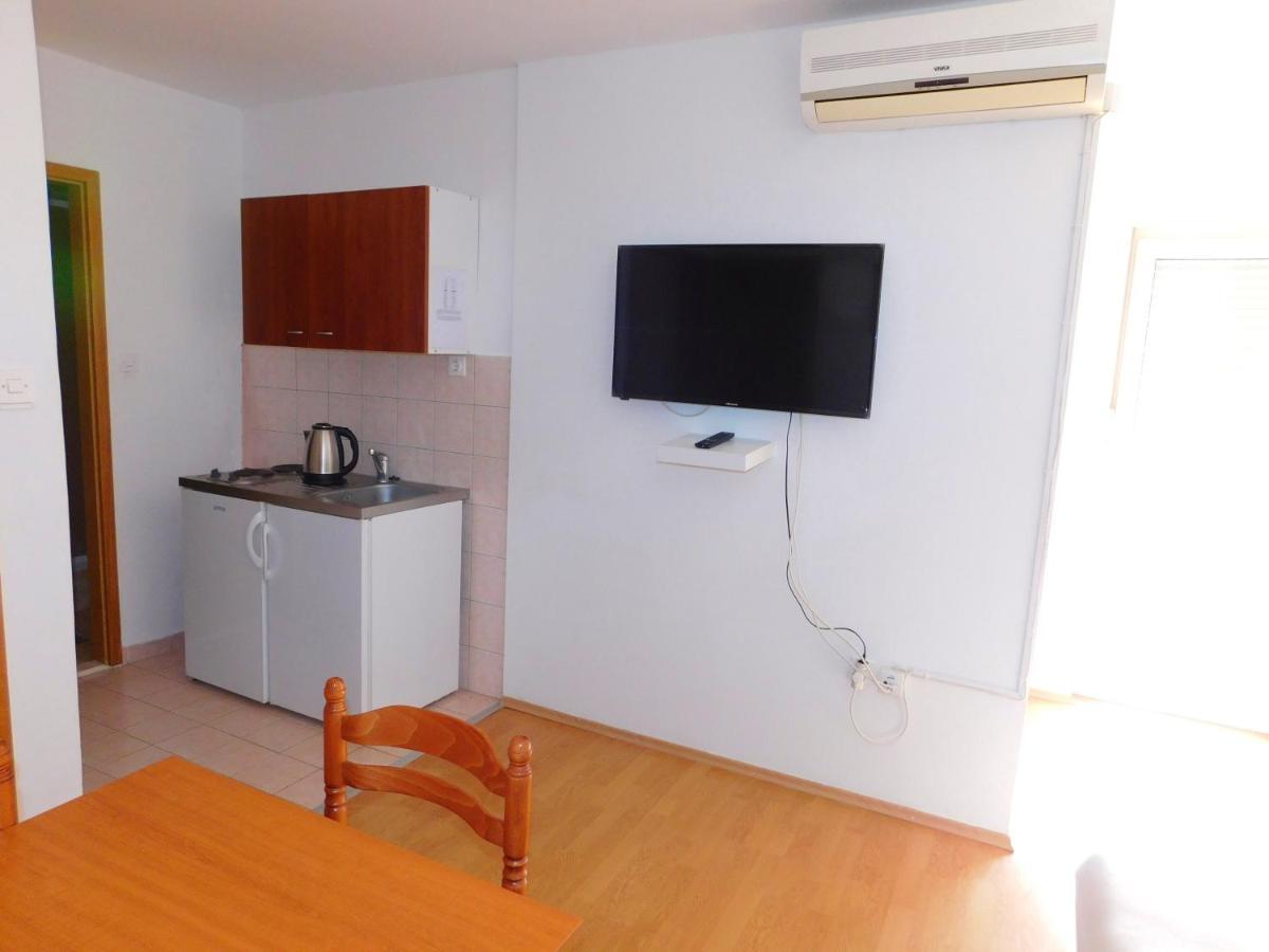 Apartments Nikolas ヴォディツェ エクステリア 写真